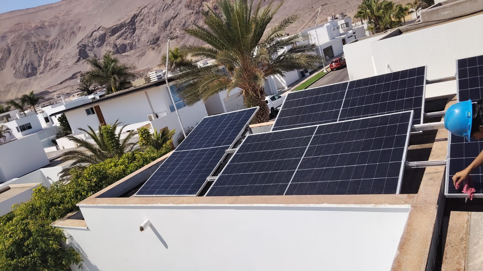 Instalación fotovoltaica sobre cubierta urbana